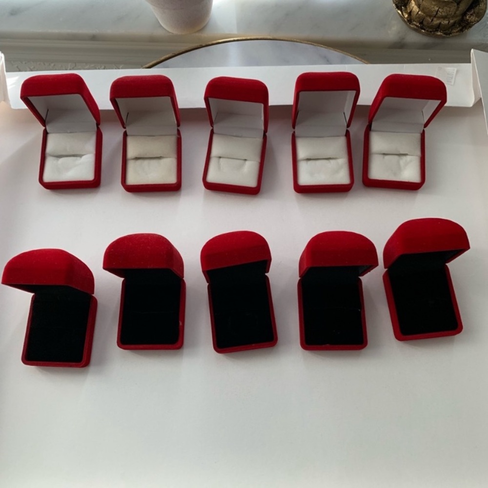 🆕 10 VELVET RING BOXES